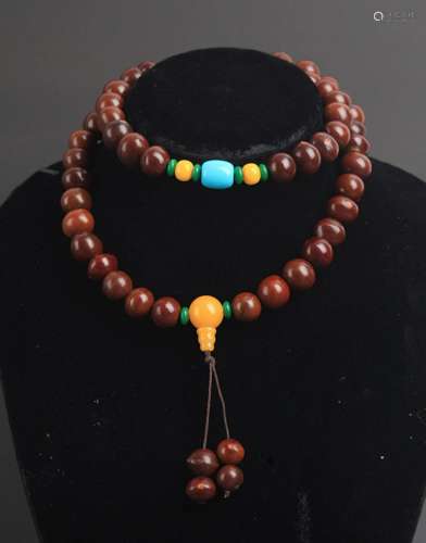 A FINE PU TI SEED PRAYER BEADS NECKLACE