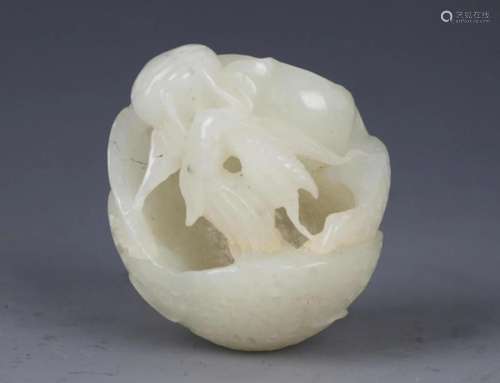 A FINELY LOTUS CARVING HETIAN WHITE JADE PENDANT