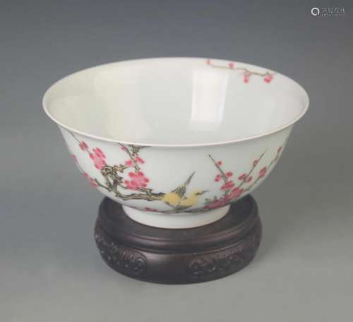 RARE FAMILLE ROSE LUCKY MAGPIE PORCELAIN BOWL