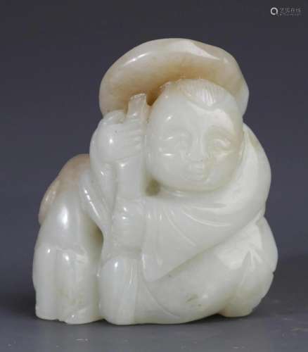 A FINE BOY WITH LOTUS CARVING JADE PENDANT