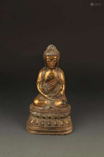 A FINELY CARVED TATHAGATA BUDDHA