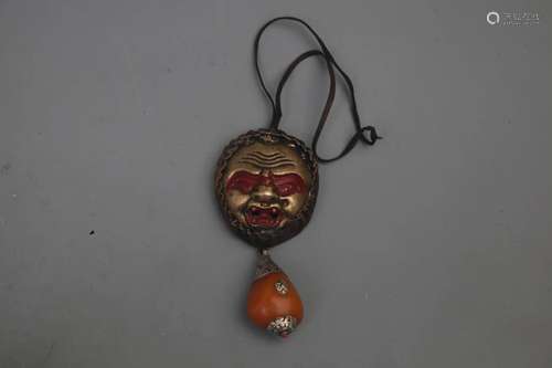 A FINE TIBETAN BUDDHISM BRONZE PENDANT