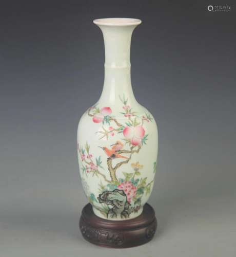 RARE FAMILLE ROSE PEACH PATTERN LONG NECK VASE