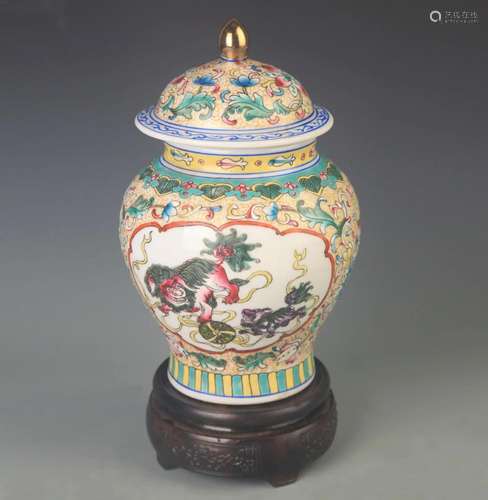 RARE CLOISONNE COLOR LION PATTERN PORCELAIN VASE