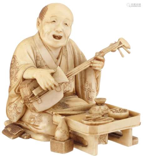 Okimono eines Musizierenden