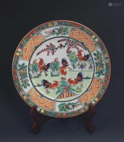 A FINE FAMILLE ROSE COLOR CHICKEN PAINTED PORCELAIN