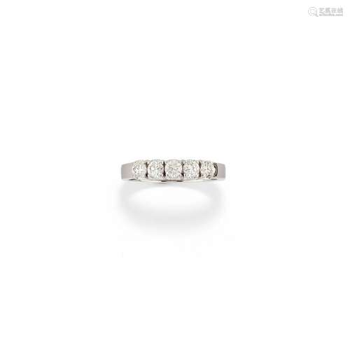 A 18K white gold and diamond ring