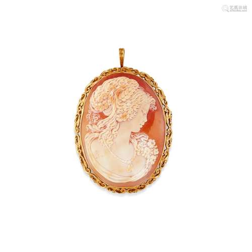 A 18K yellow gold cameo pendant-brooch