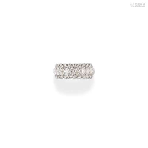 A 18K white gold and diamond ring