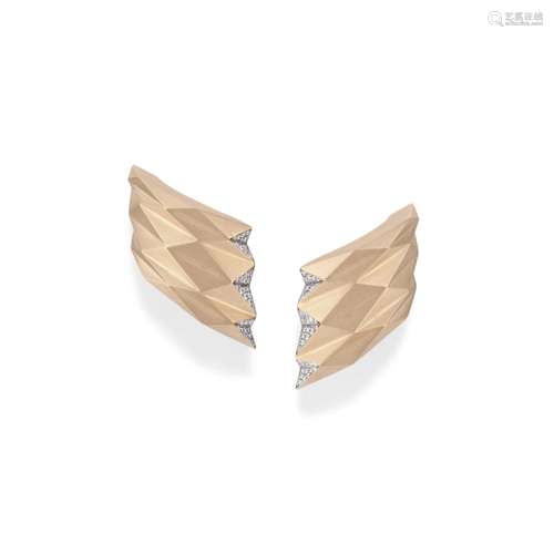 Vhernier - A 18K gold earrings, Vhernier, "PlissÃ©"...