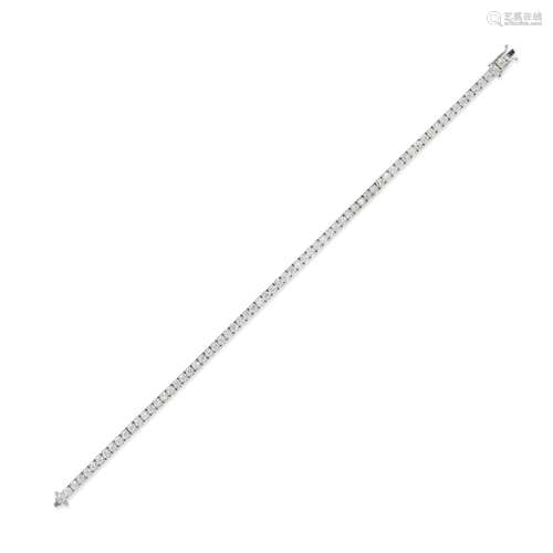 A 18K white gold and diamond tennis bracelet