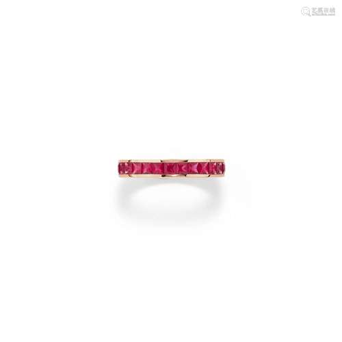 A 18K red gold and ruby ring