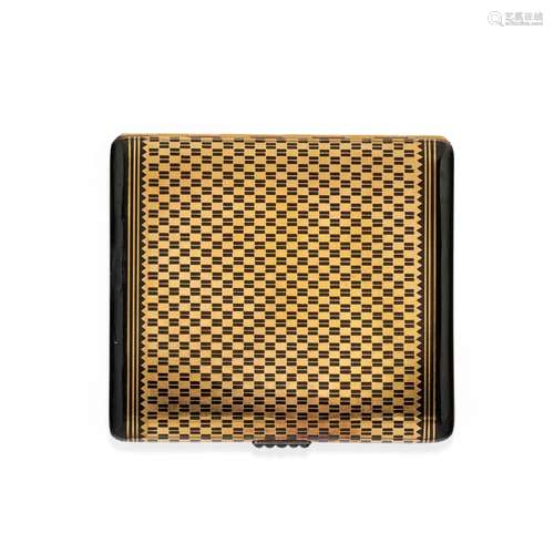 Cartier - A 18K yellow gold and sapphire cigarette case