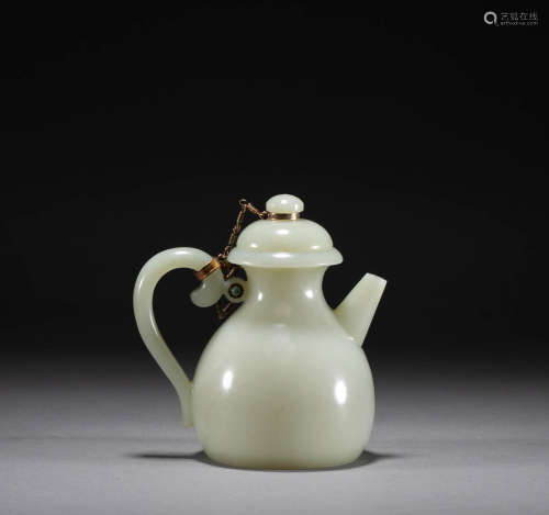 Chinese Tang Dynasty Hetian jade teapot