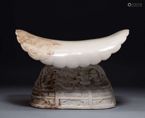 Ding kiln porcelain pillow of Song Dynasty of China