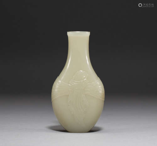 Hetian jade vase from Qing Dynasty, China