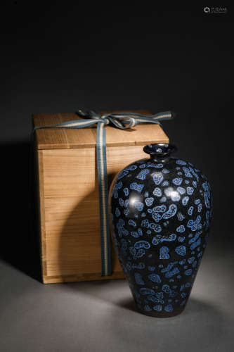 Song Dynasty Blue Glazed Flower Vase