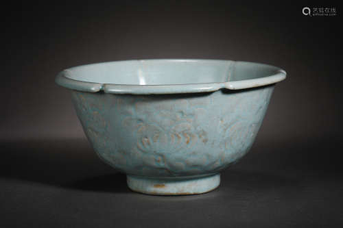 Song Dynasty blue and white flower bowl