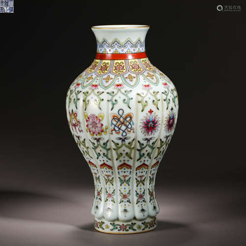 Qing Dynasty Pastel Flower Bottle