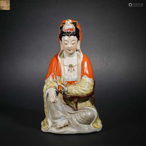 Qing Dynasty Seated Famille rose Guanyin Buddha