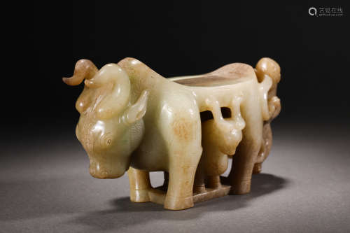 Han Dynasty Hetian jade cattle