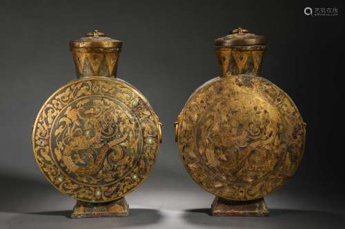 Han dynasty gilt bronze flat pot with animal pattern