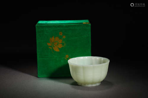 Qing Dynasty Hetian Jade Bowl