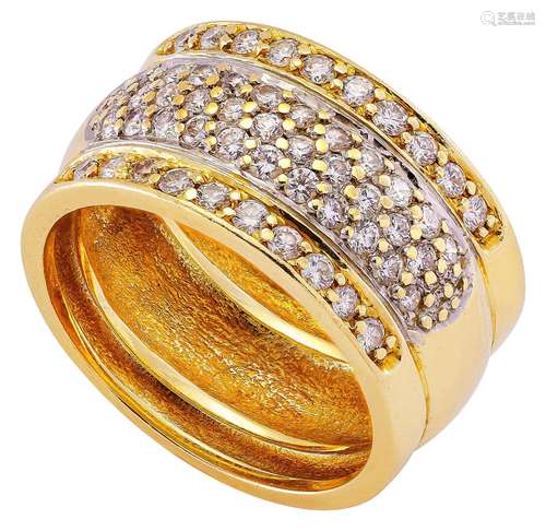 Band ring with diamond pave