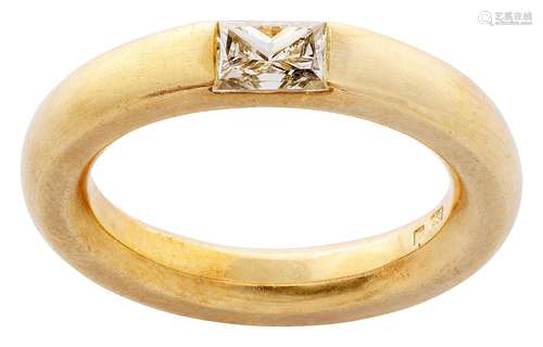 Wempe band ring with solitaire diamond