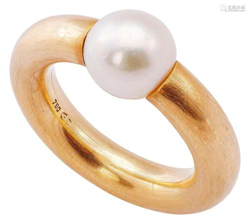 Modern pearl ring