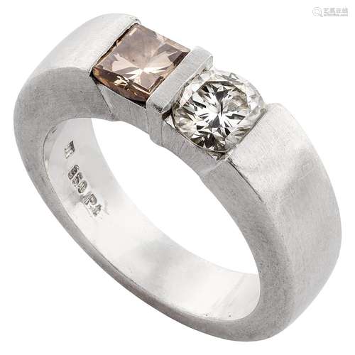 Wempe platinum band ring with diamond duo