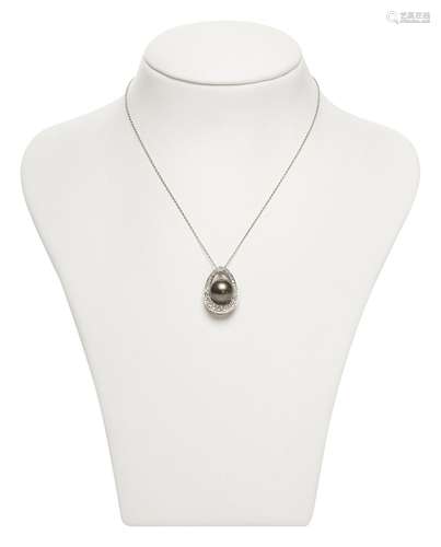 Tahiti pearl pendant with diamonds on chain