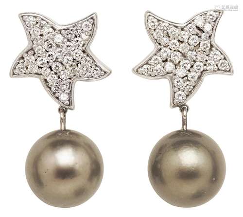 Pair of star fish earrings with diamonds and Tahiti pearls «...