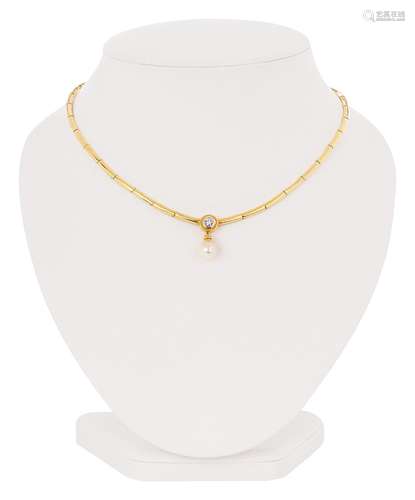 Modern necklace with solitaire diamond and pearl