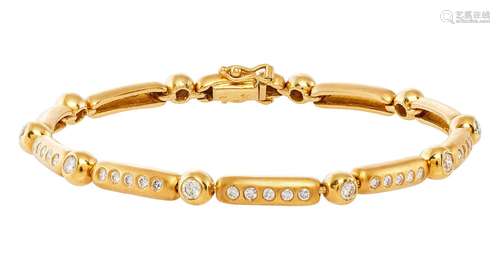 Gold bracelet with diamonds