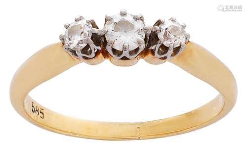 Three-stone ring with diamonds