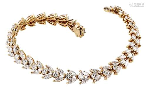 Diamond bracelet «flowering vine» weighing over 8 carats