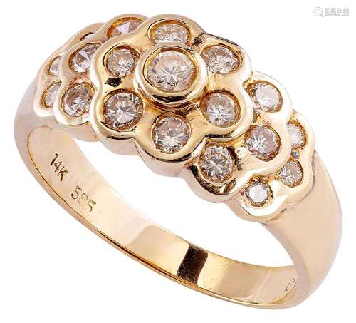 Flower ring with diamonds