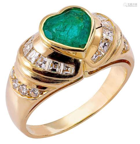 Ring with heart-shaped emerald and diamonds