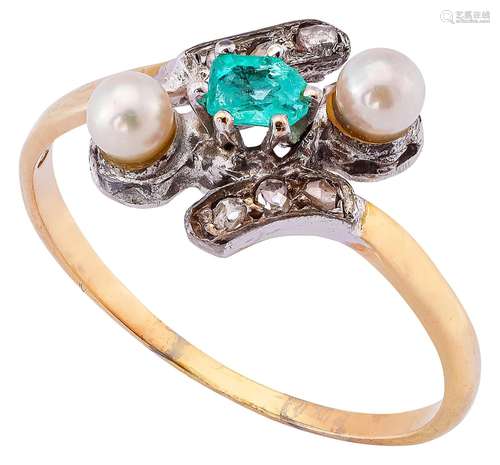 Art Nouveau croisé ring with emerald, pearls and diamonds