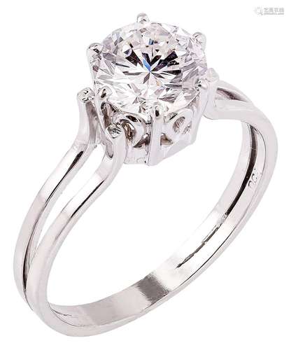 Ring with solitaire diamond