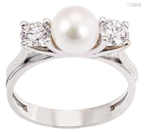 Ring with South Sea pearl and diamonds