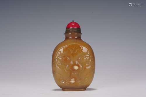 A Carved Agate Beast-Face Snuff Bottle