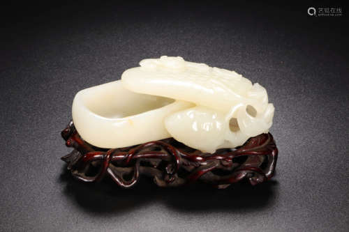 A Carved Hetian Jade Melon-Form Washer