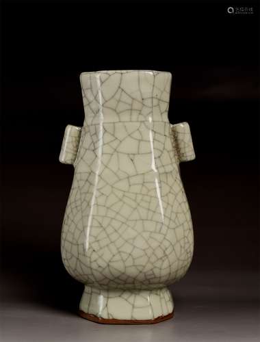 A Ge Type Pierced Hexagonal Vase