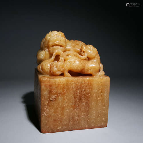 A Carved Tianhuang Stone Beast Seal