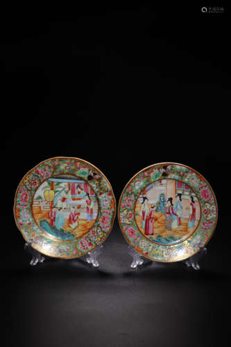 A Pair of Wucai Glaze Figure Plates