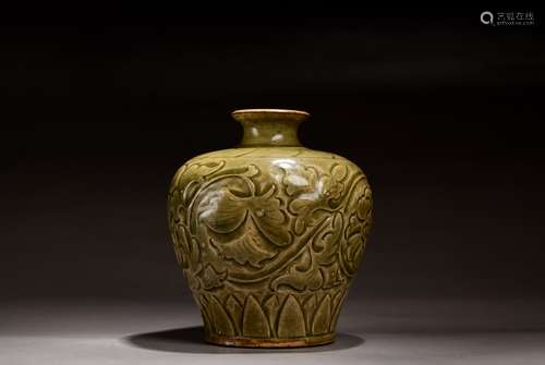 A Cizhou Kiln Incised Floral Meiping Vase