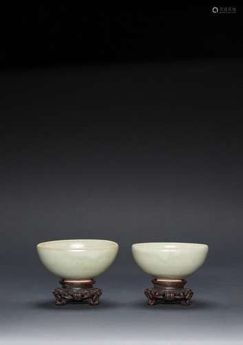 TWO CHINESE JUN YAO BUBBLE BOWLS SONG/YUAN DYNASTY The round...