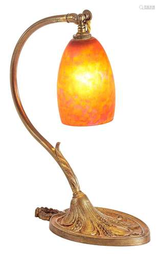 Daum Frères Art Nouveau table lamp with ear decor